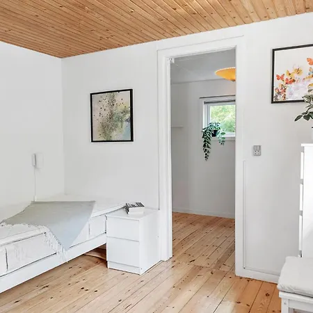 3 Bedroom In Vaeggerlose * Bøtø By